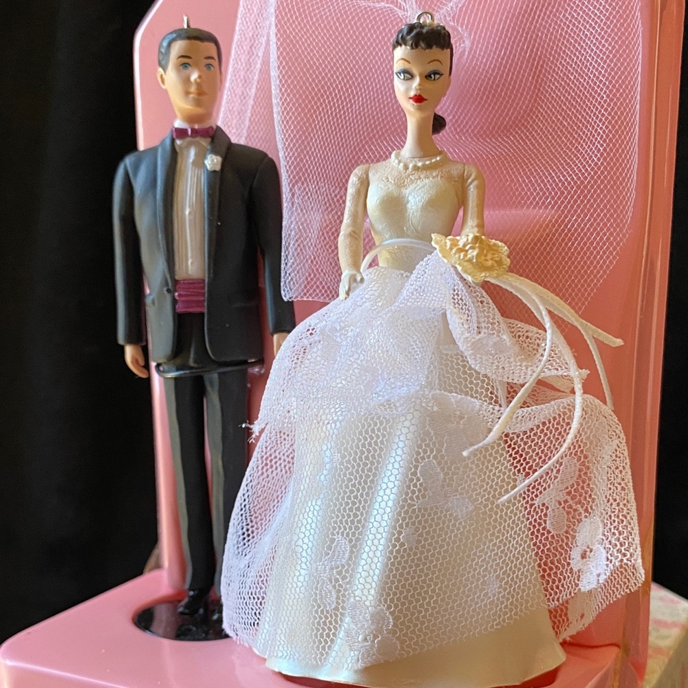Hallmark Keepsake Barbie and Ken Cake Topper/ Bride & Groom ornamens - 1997
